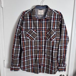 Great button-down casual shirt.